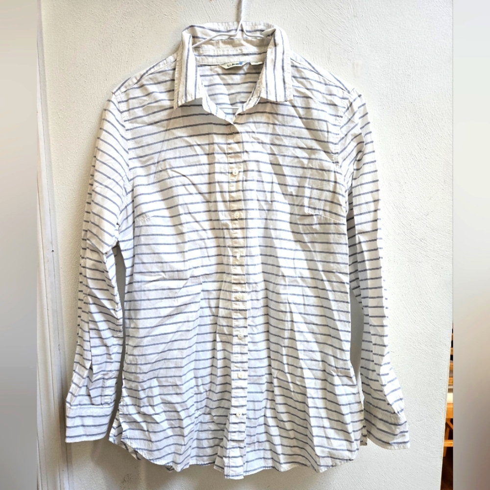 LL Bean Women's Striped Blue And White Button-Down Collared Shirt Size Small